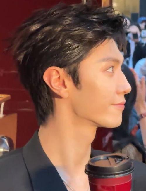 主播爆料周翊然视频在线观看,揭秘幕后故事,带你走进主播世界 第2张 主播爆料周翊然视频在线观看,揭秘幕后故事,带你走进主播世界 第2张